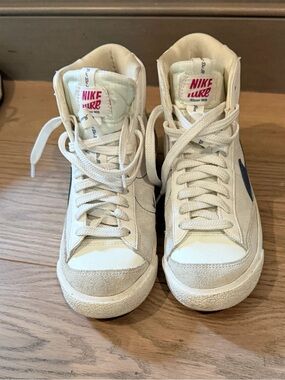 Nike Blazer Mid Vintage White High-Top Sneakers